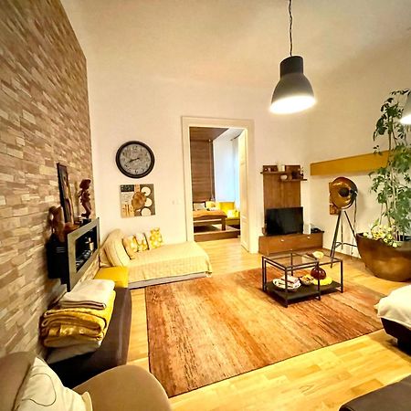 Amber Pearl Apartment 2 Rooms And 2 Bathrooms At Kalvin Square Budapest Exterior photo