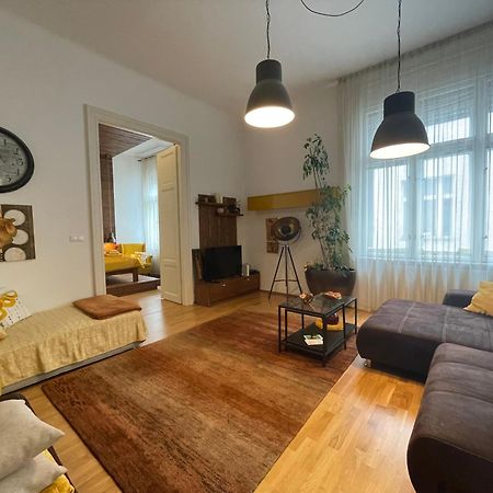 Amber Pearl Apartment 2 Rooms And 2 Bathrooms At Kalvin Square Budapest Exterior photo