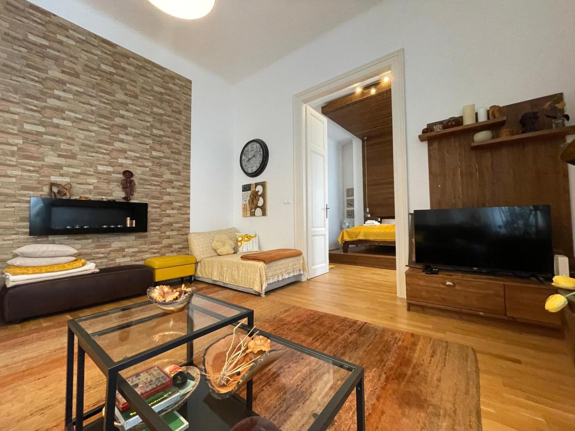 Amber Pearl Apartment 2 Rooms And 2 Bathrooms At Kalvin Square Budapest Exterior photo