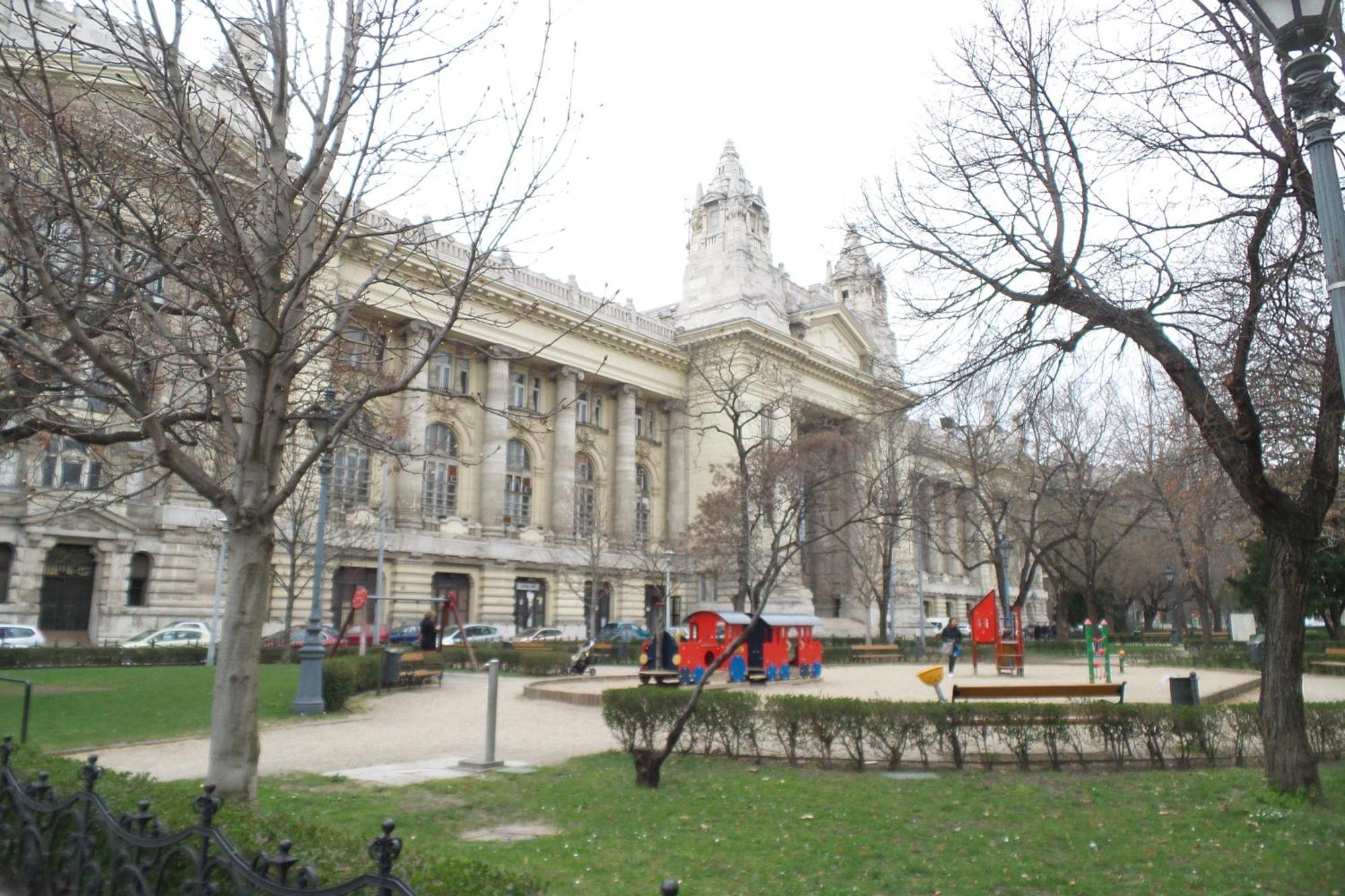 Amber Pearl Apartment 2 Rooms And 2 Bathrooms At Kalvin Square Budapest Exterior photo