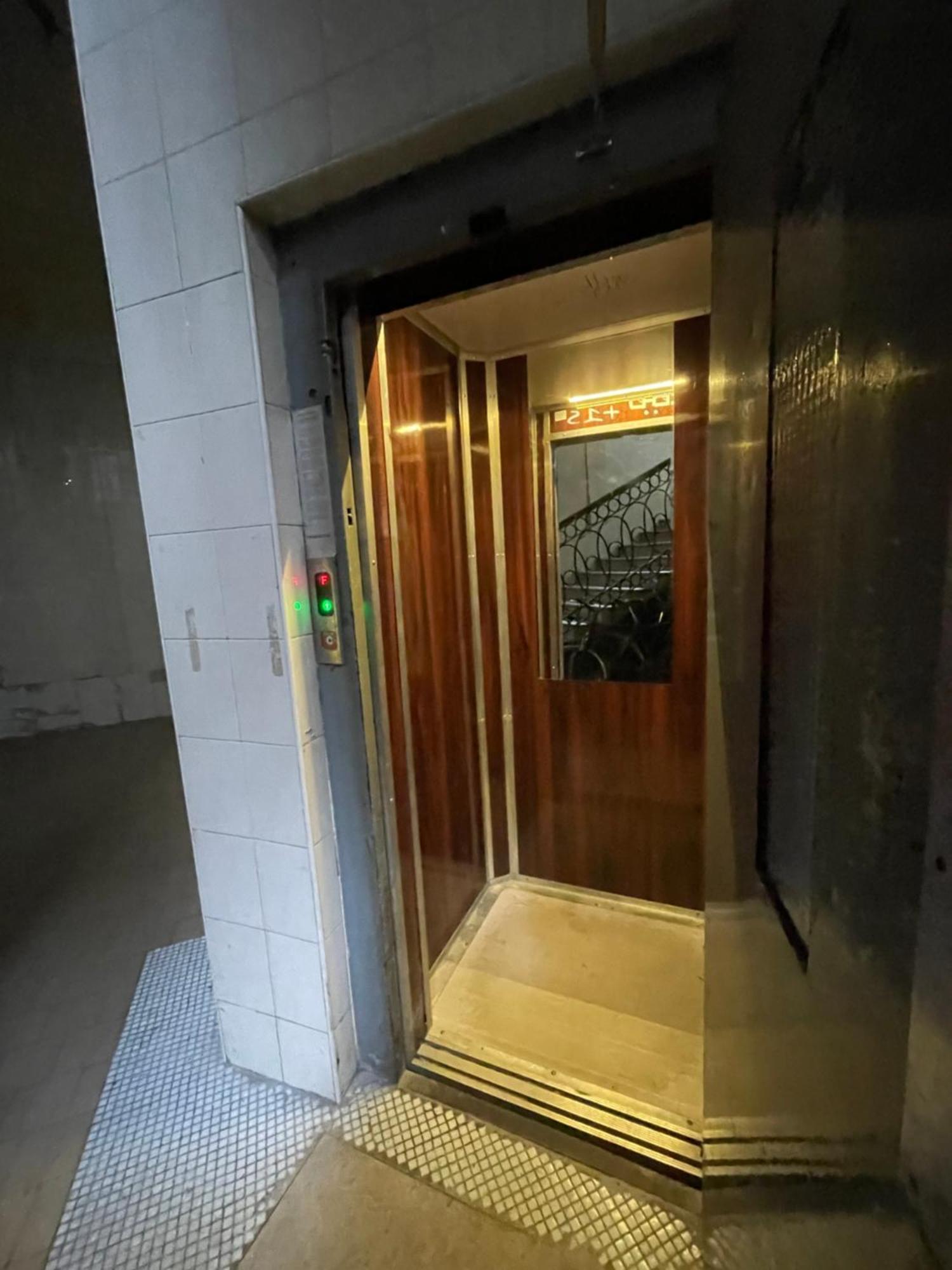Amber Pearl Apartment 2 Rooms And 2 Bathrooms At Kalvin Square Budapest Exterior photo