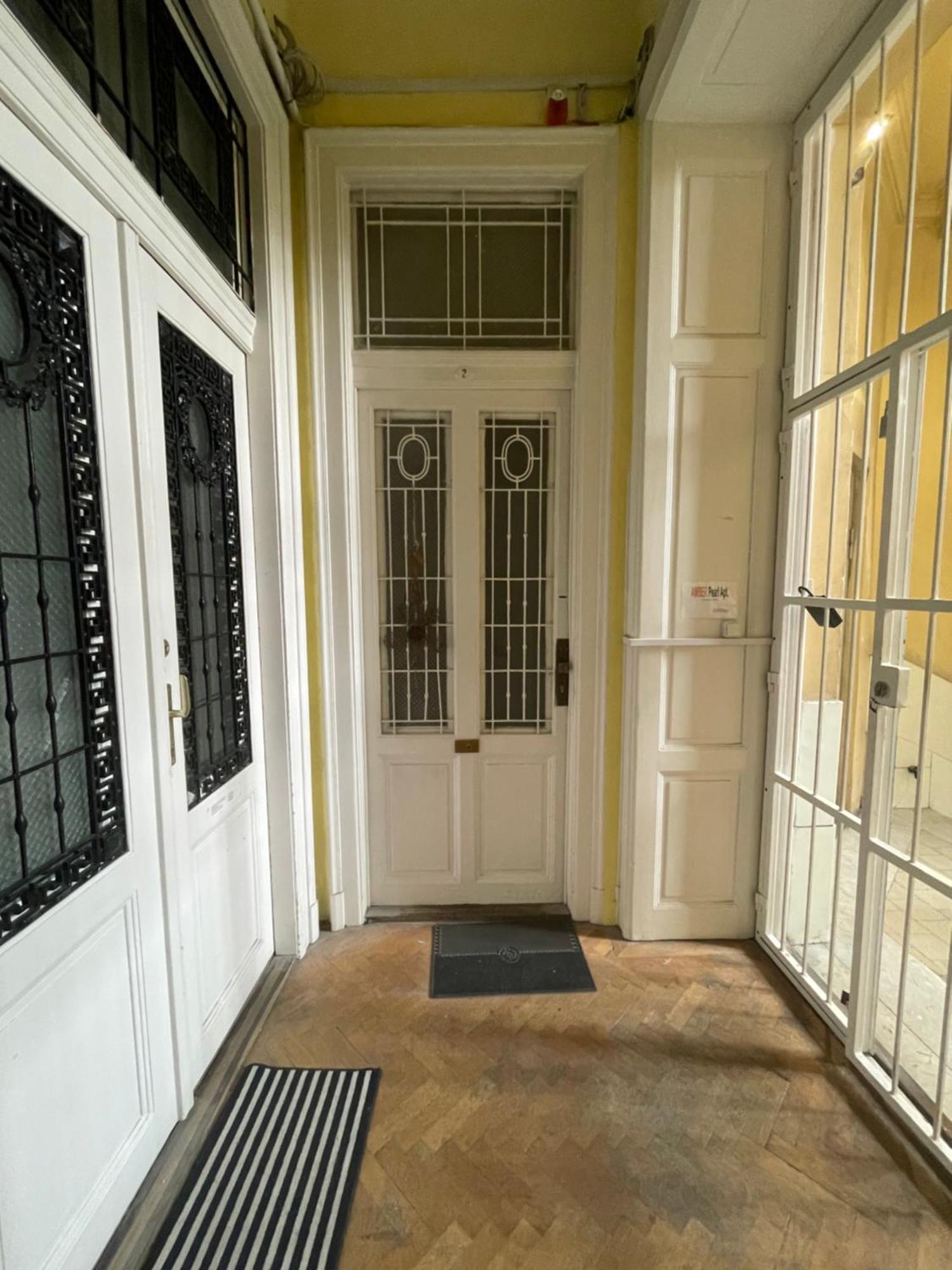 Amber Pearl Apartment 2 Rooms And 2 Bathrooms At Kalvin Square Budapest Exterior photo