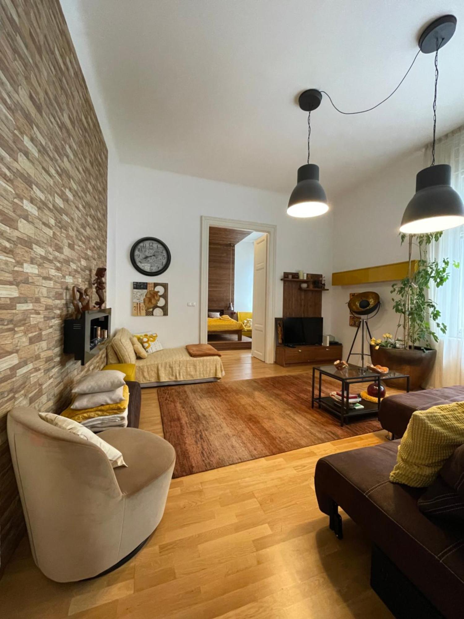 Amber Pearl Apartment 2 Rooms And 2 Bathrooms At Kalvin Square Budapest Exterior photo