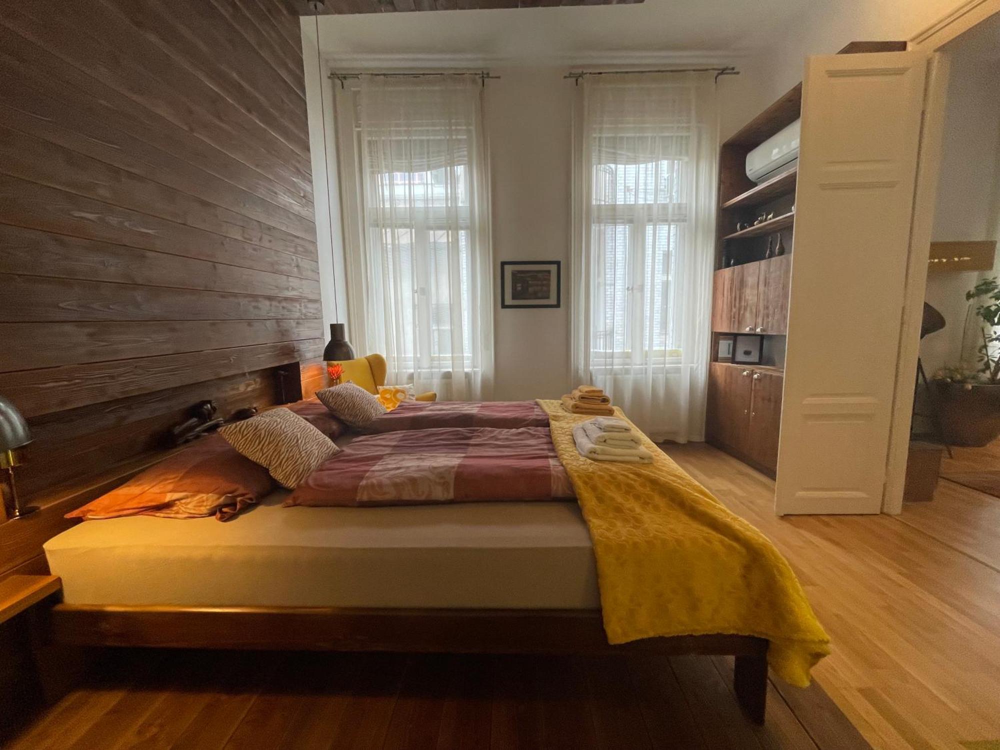 Amber Pearl Apartment 2 Rooms And 2 Bathrooms At Kalvin Square Budapest Exterior photo