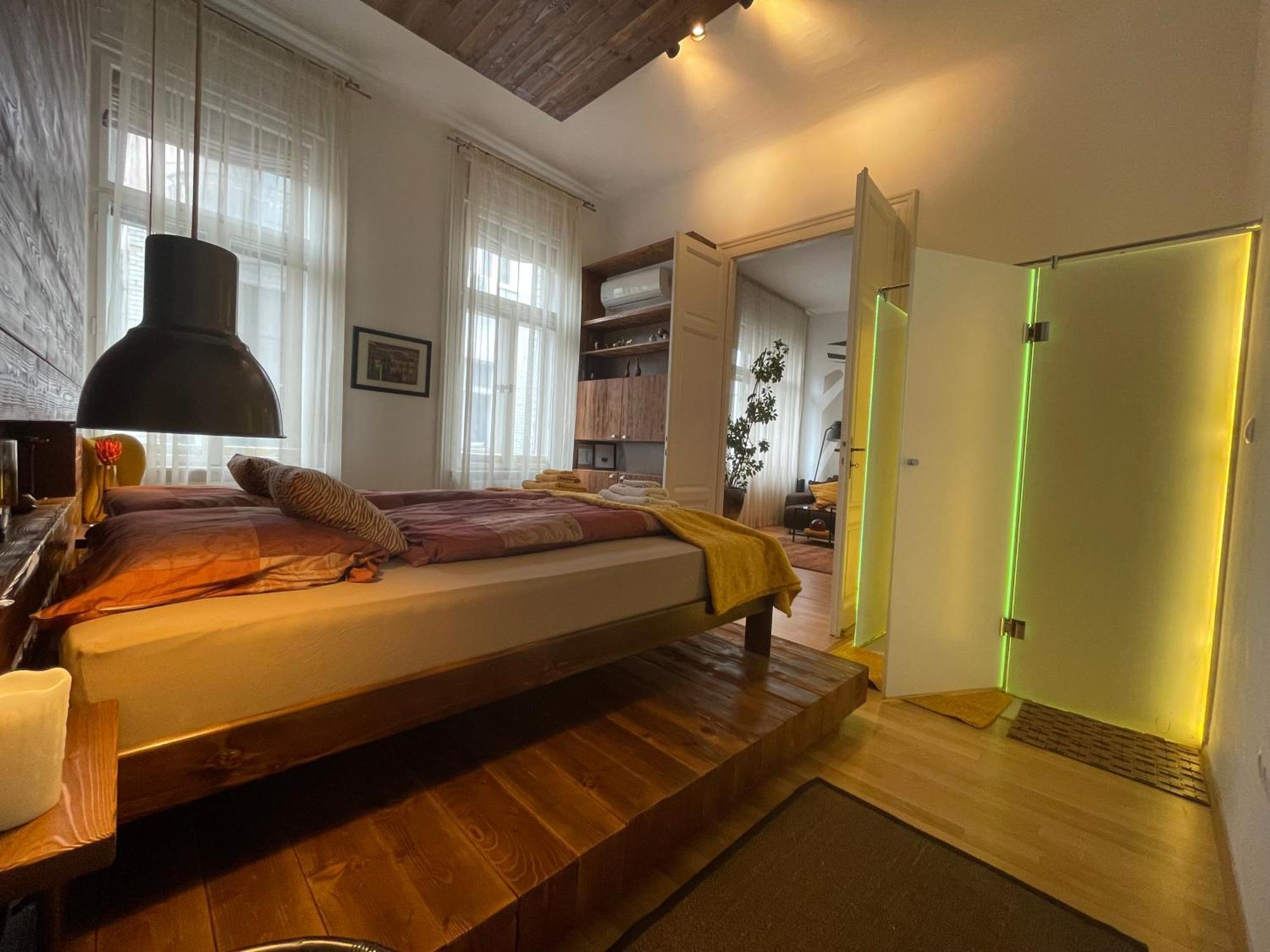 Amber Pearl Apartment 2 Rooms And 2 Bathrooms At Kalvin Square Budapest Exterior photo