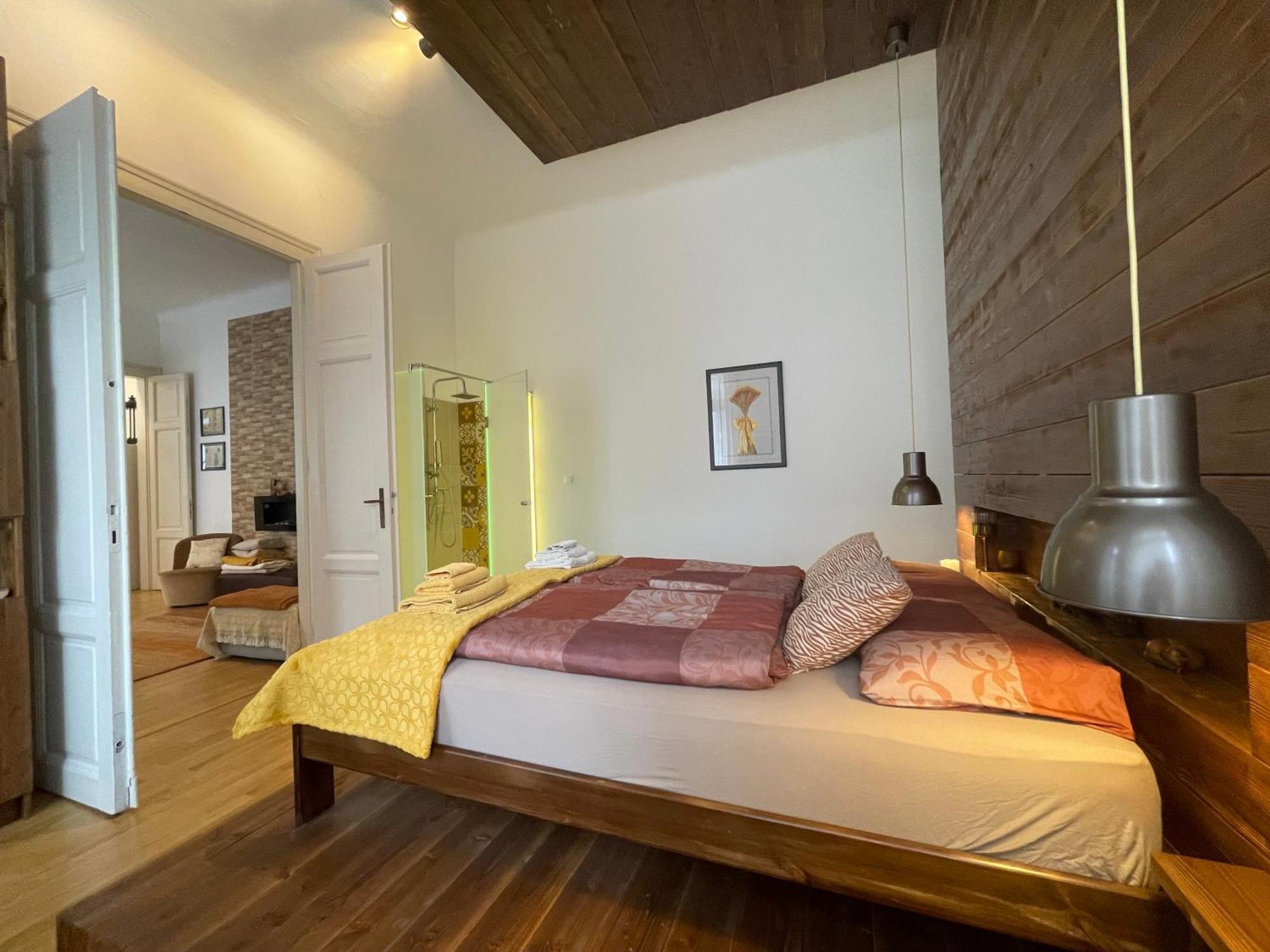 Amber Pearl Apartment 2 Rooms And 2 Bathrooms At Kalvin Square Budapest Exterior photo
