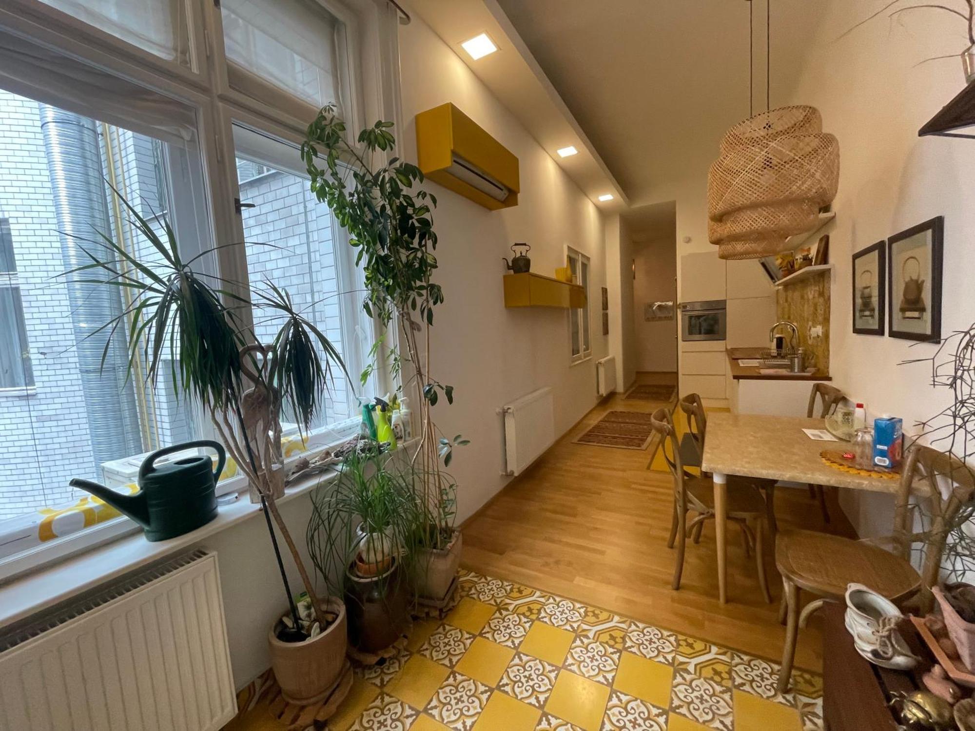 Amber Pearl Apartment 2 Rooms And 2 Bathrooms At Kalvin Square Budapest Exterior photo